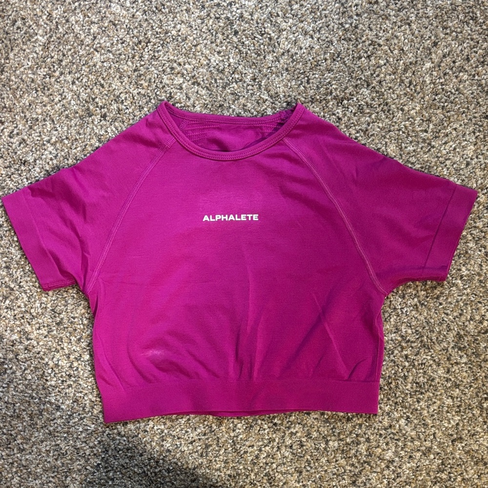 Alphalete Cropped Magenta Short Sleeve Tee